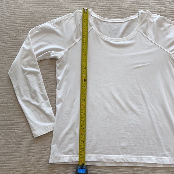 Lululemon long sleeve 🤍 - Picture 6 of 9